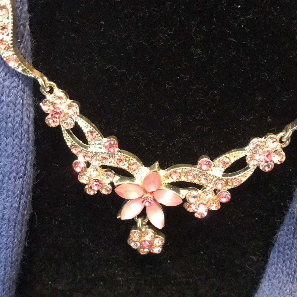 Necklace - Picture 2 of 2